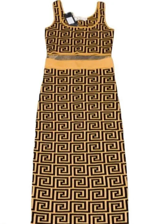 Greek key knitted High waist skirt and top set - Image 3