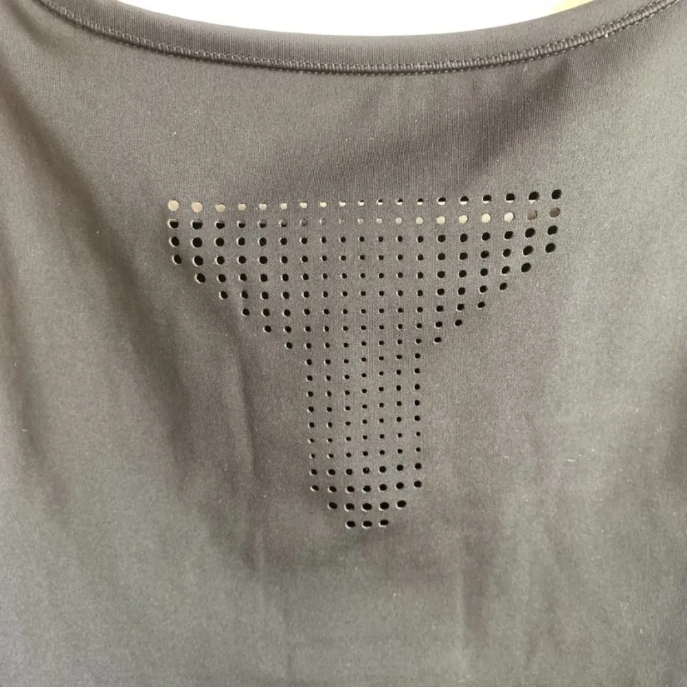 ASOS 4505 Black Active Crop Top - Image 5