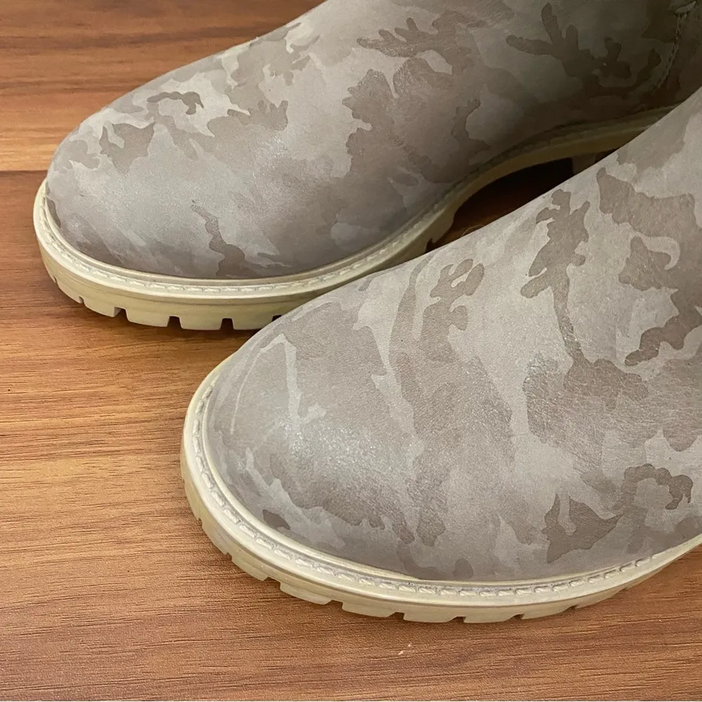 ROSS & SNOW “Emilina” Weatherproof Shearling Camo Moto Ankle Boots Size 6 - Image 7