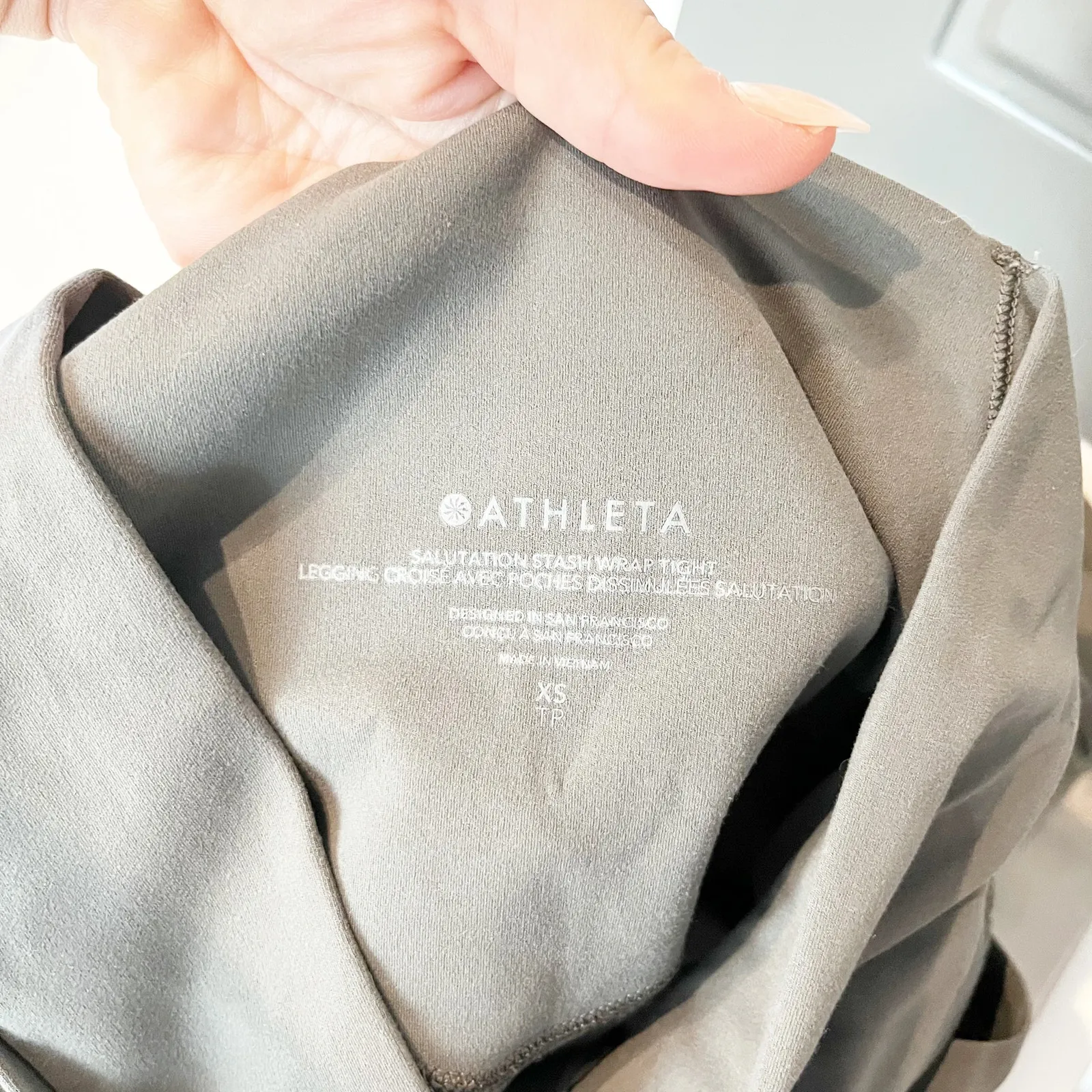 Athleta Salutation Stash Wrap Tight Leggings Hematite Gray XS - Image 3