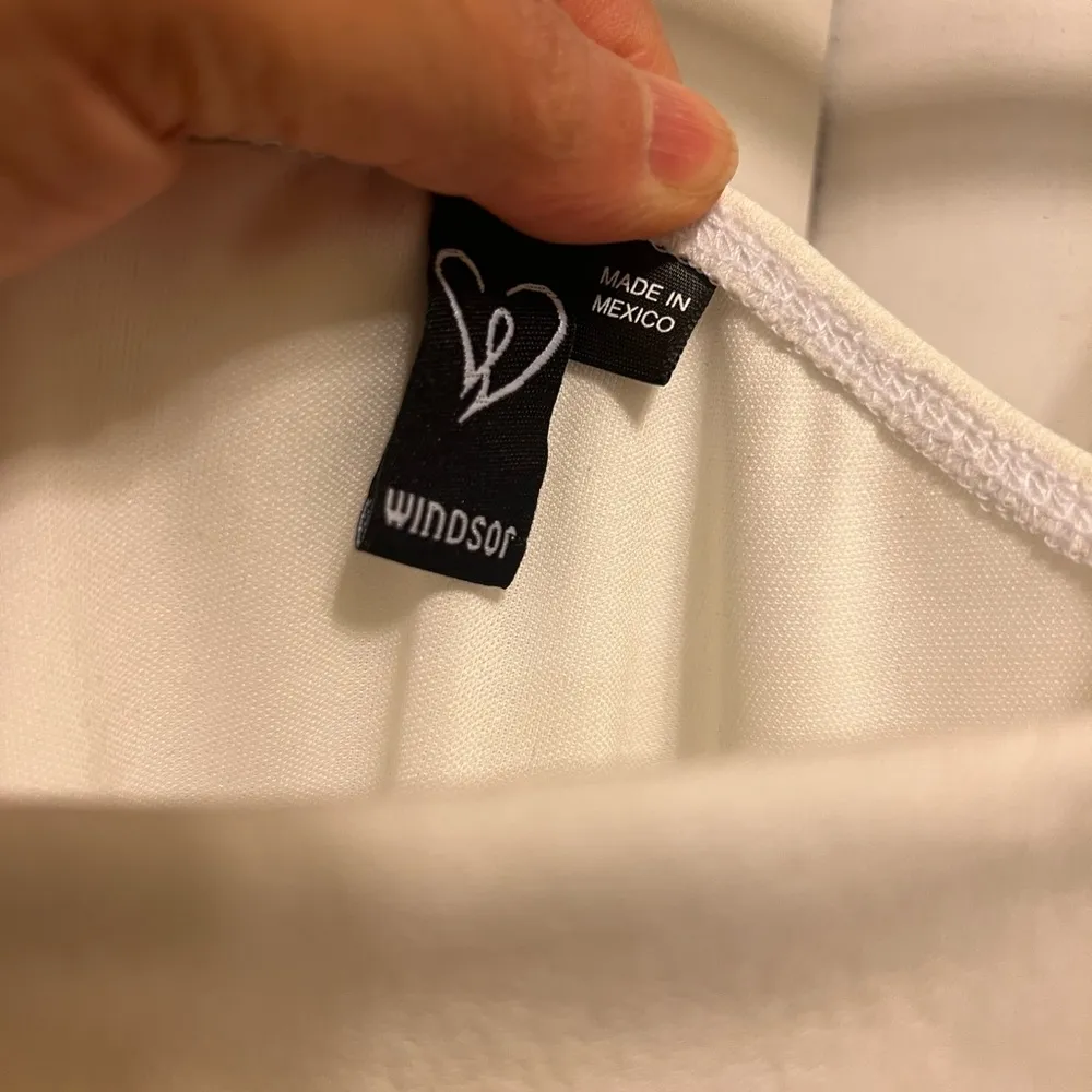 white cute dress size S, Graduation dress. only worn once - Image 5