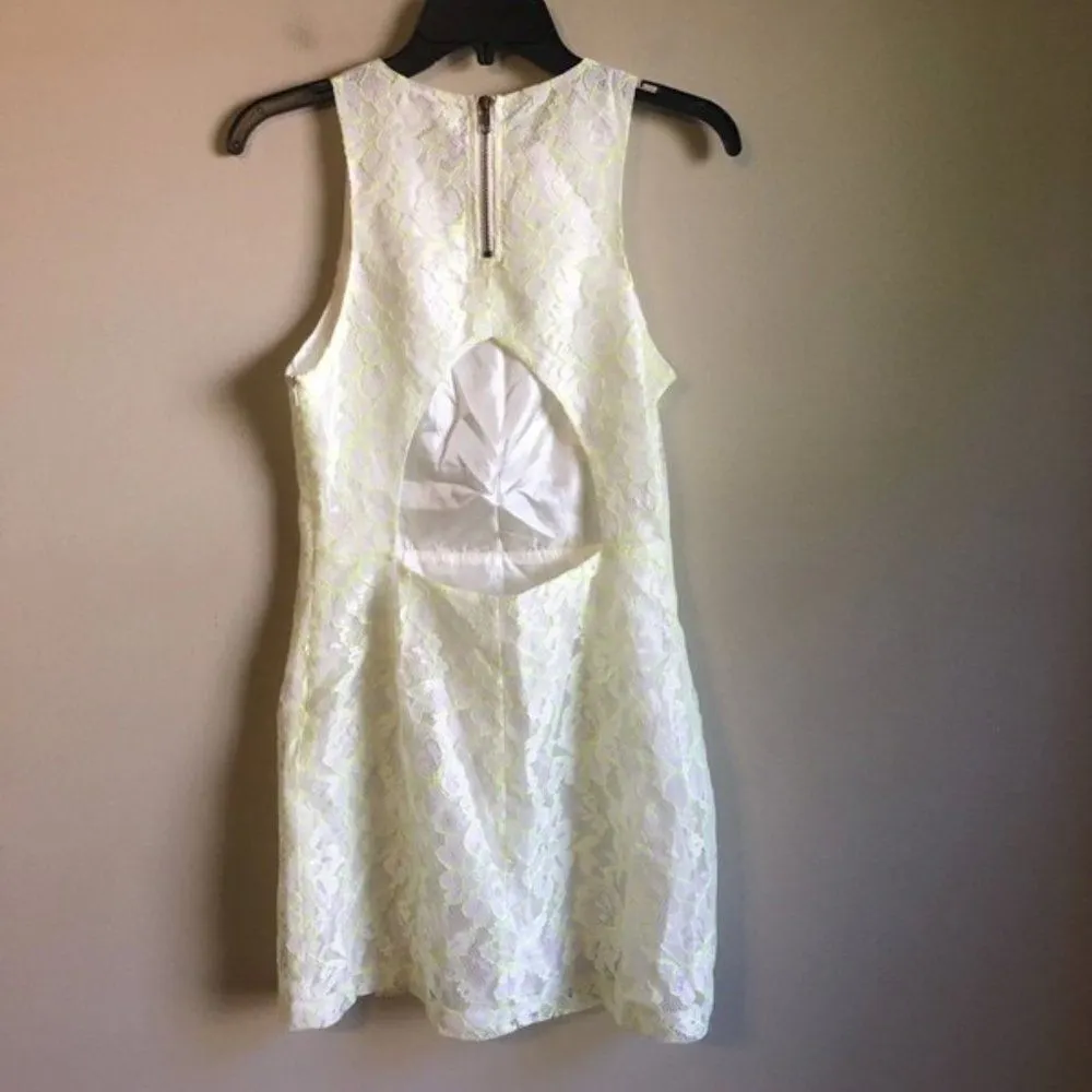 Lush small green and white dress - Image 2