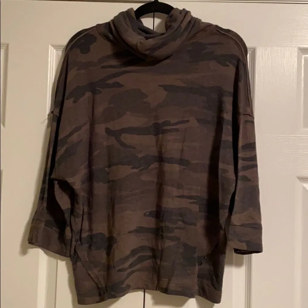 Splendid Camouflage Cowl Neck Tie 3/4 Sleeve Top - Image 6
