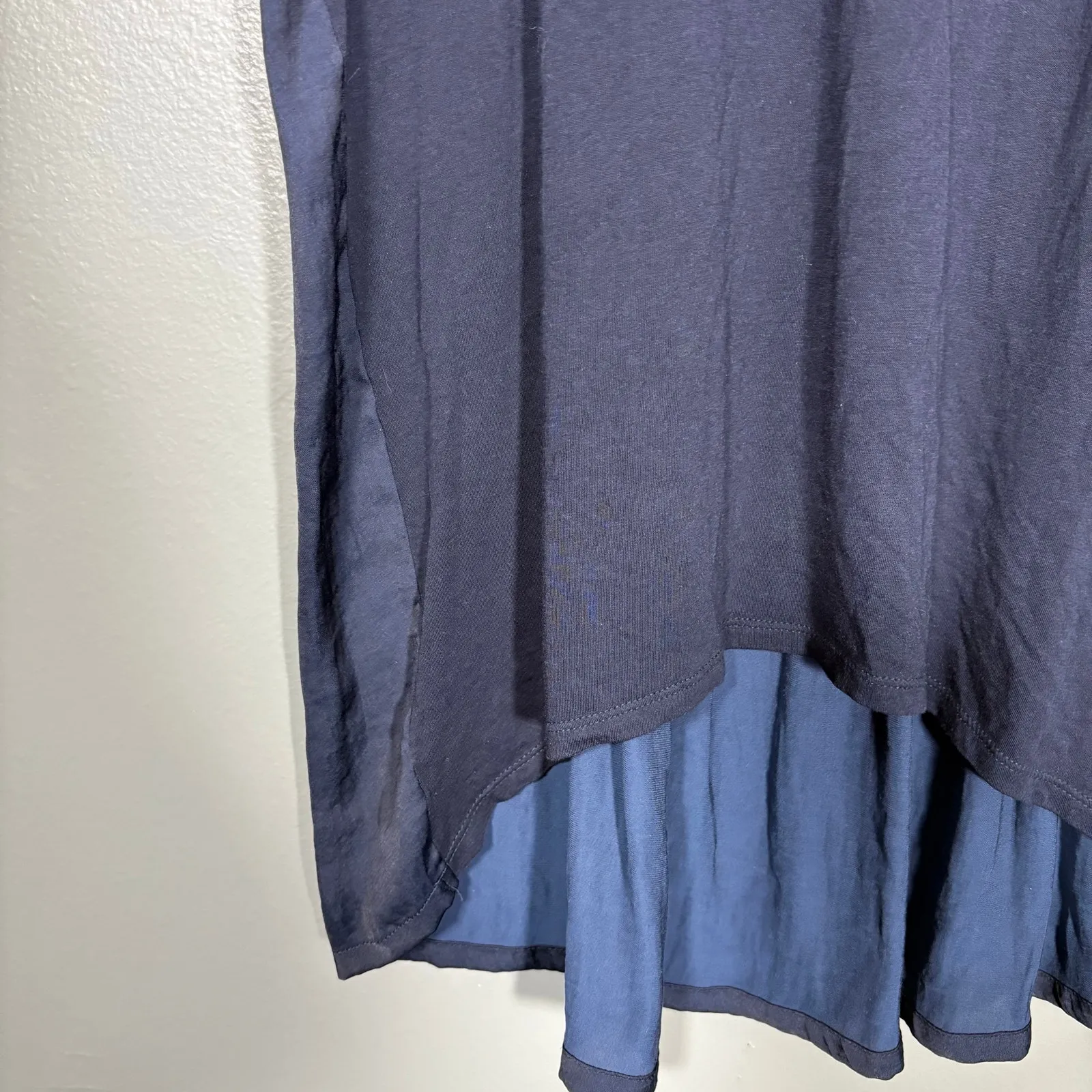 Ann Taylor LOFT Women's Navy Blue Chiffon Back T-Shirt - Size Medium - Boho Top - Image 3