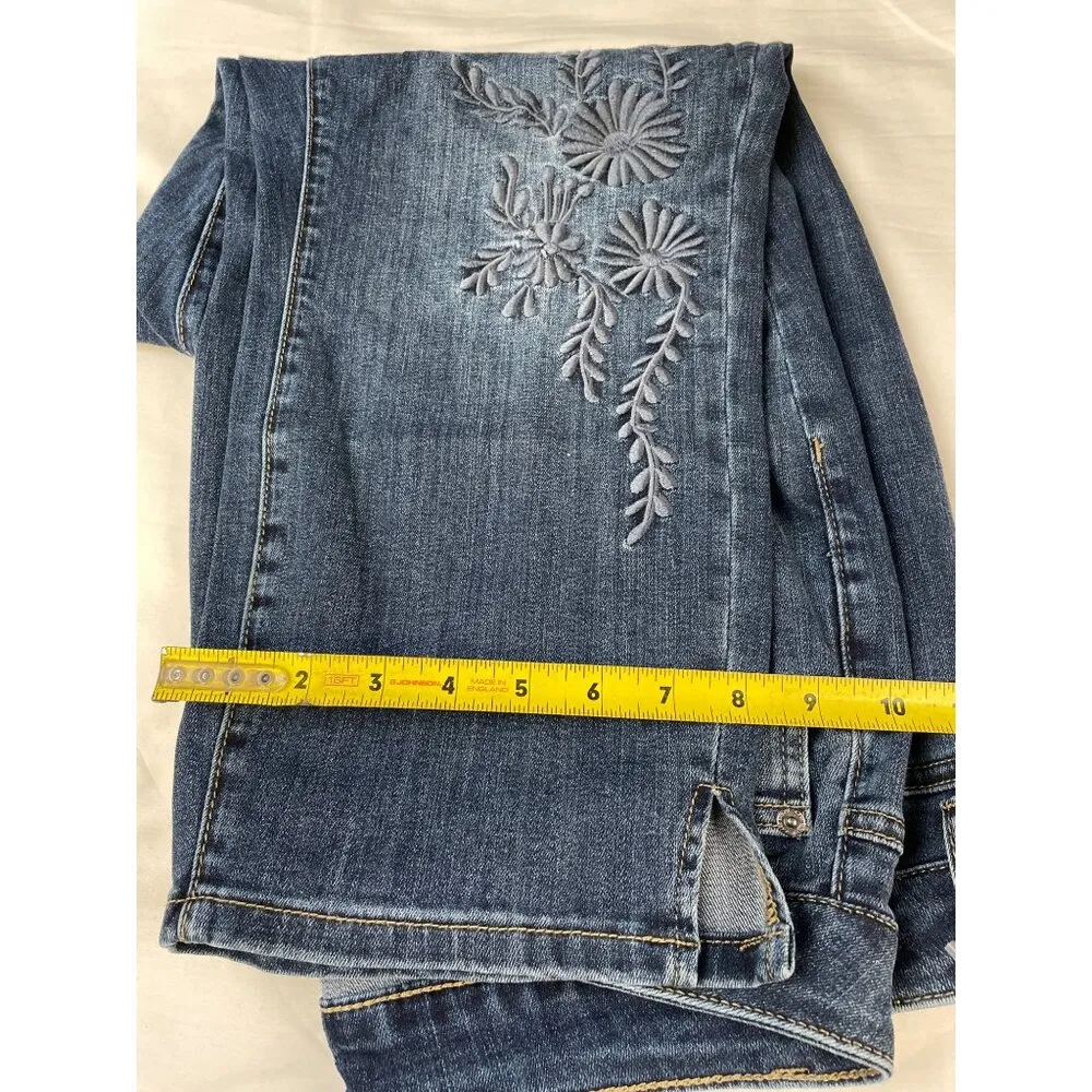 Lane Bryant Women's Blue Jeans Cropped floral Embroidery Sz-16 SKU3451 - Image 7