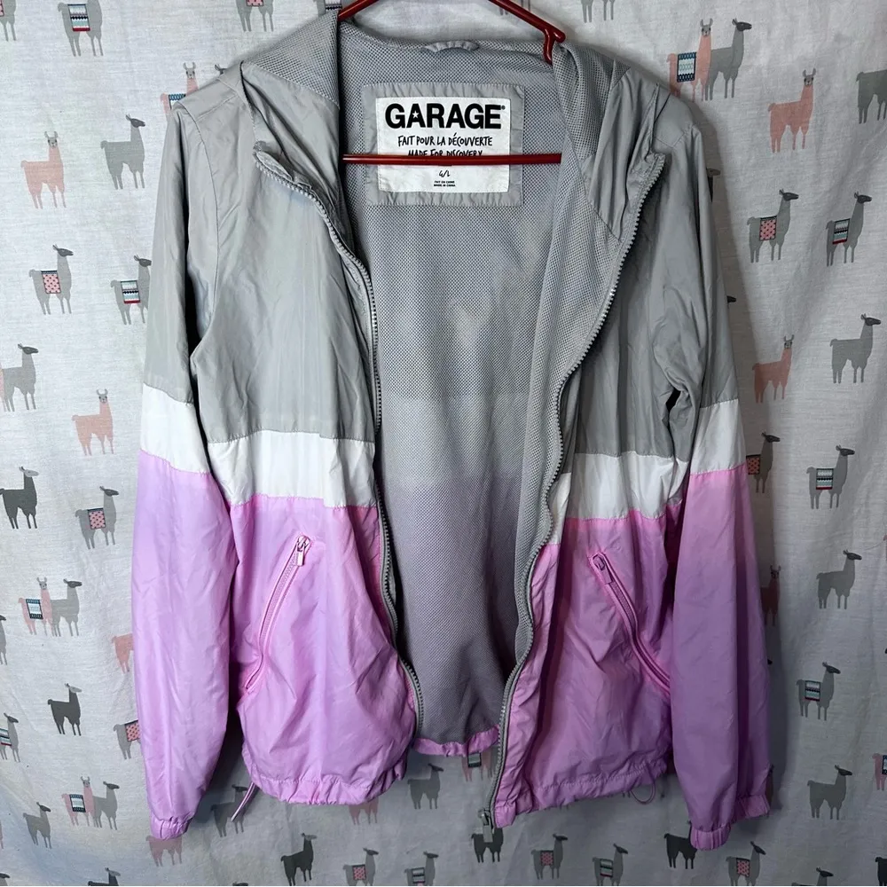 Garage size Large (juniors) Gray, pink, and white windbreaker - Image 2