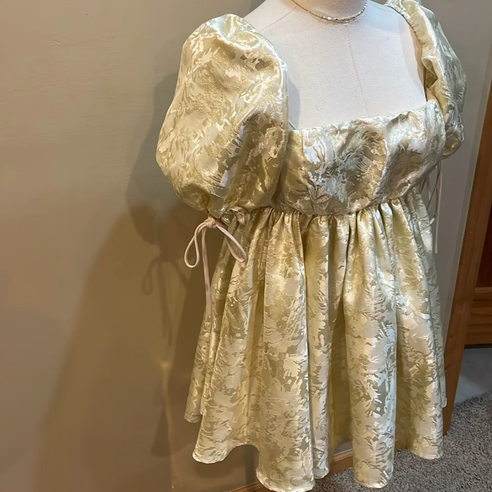LUCY IN THE SKY GOLD CREAM METALLIC MINI DRESS SIZE XL - Image 3