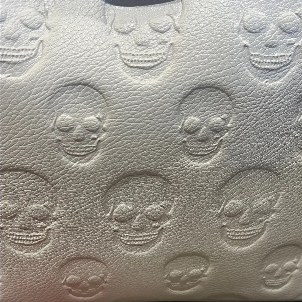Betsey Johnson | “Cream Skull Boss” Bucket w/ Floral Strap - Image 3
