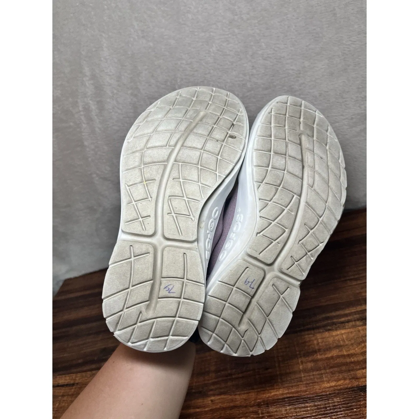 Womens 6 37 Oofos Oomg EEzee Low Light Purple Casual Walking Comfort Recovery - Image 7