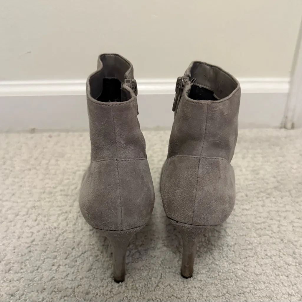 Naturalizer Nadine Ankle Bootie Gray Suede Size 6.5 Winter Holiday Party Work - Image 6