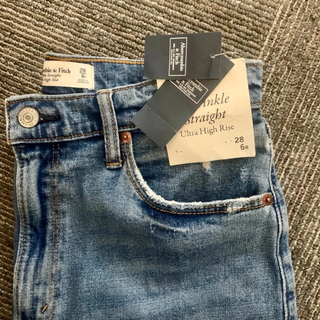 Abercrombie & Fitch Curve Love Ankle Straight Jeans NWT - Image 4