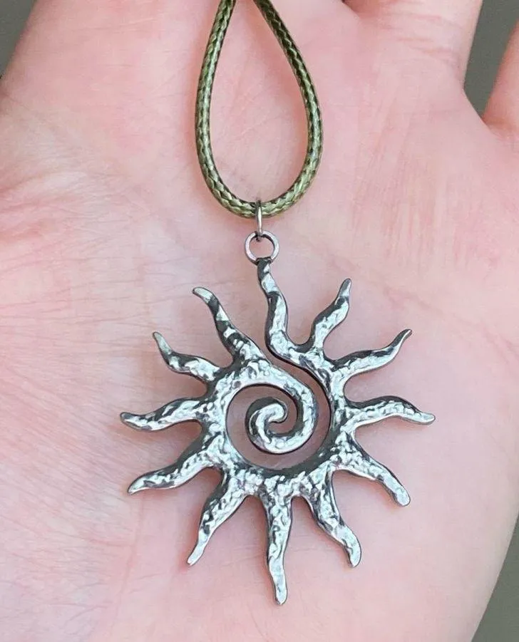 Handmade stainless steel sun boho retro vintage style necklace☀️ - Image 3