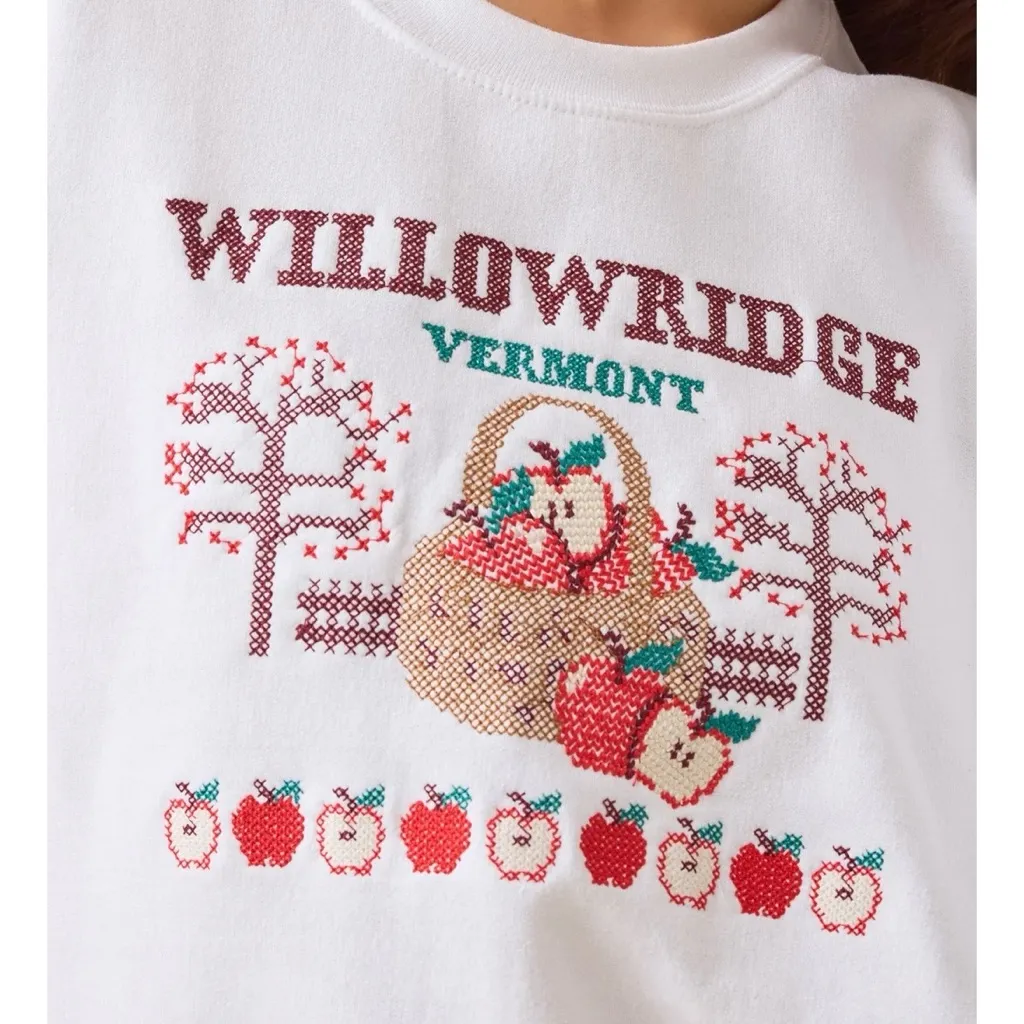 NEW Altar’d State Willowridge Vermont Embroidered Sweatshirt Size M/L NWT - Image 3
