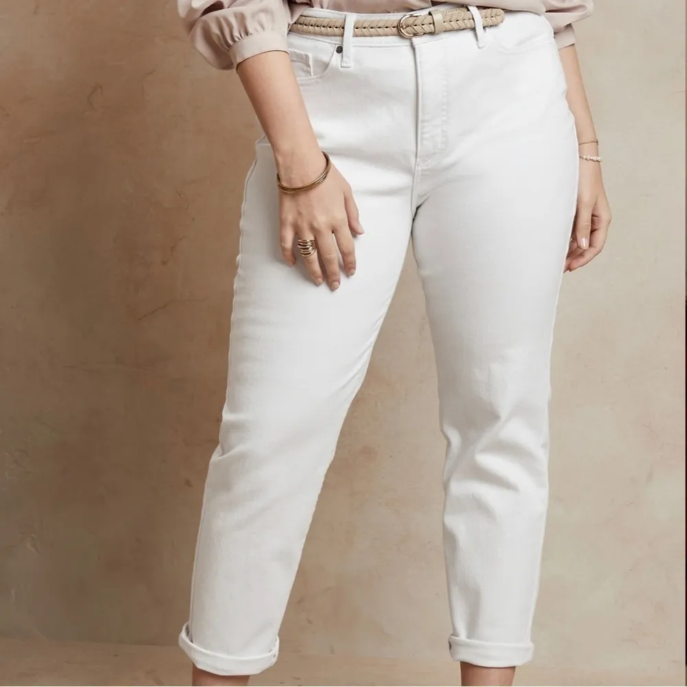 Banana Republic Factory NWT White Curvy Girlfriend Jeans Size 26T - Image 2
