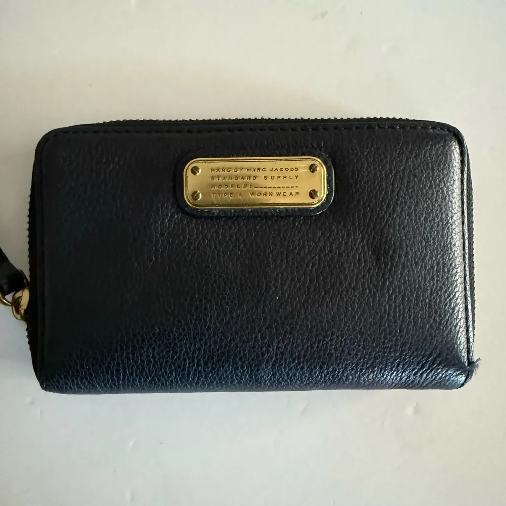 Marc by Marc Jacobs Black Classic Q Wingman Wristlet Wallet - Image 3