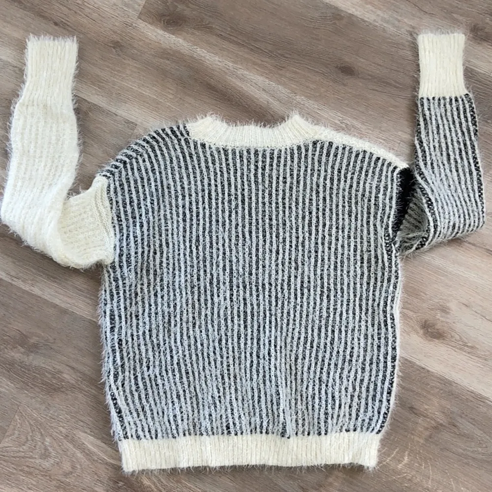 Bobeau Women’s Eyelash White Colorblock Pullover Sweater Size Medium NWT - Image 12