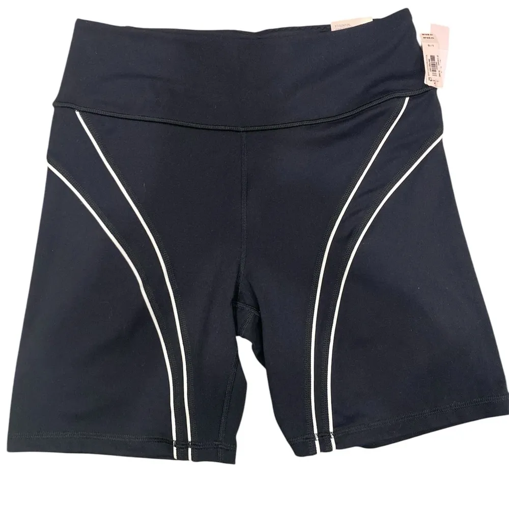 New Victoria Secret Women's Black Athletic Shorts, Women Pocket shorts, Size L‎ - Image 3