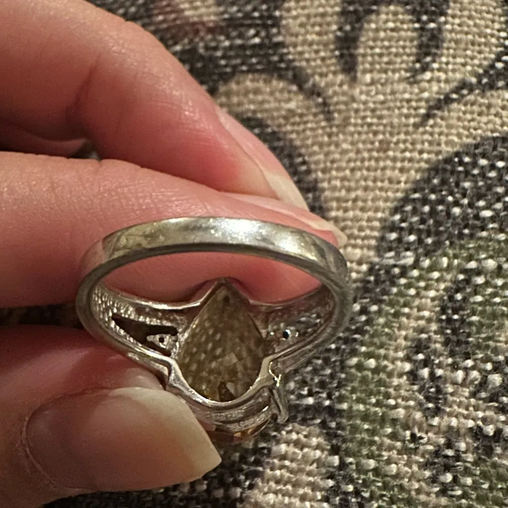 Elegant Teardrop Citrine Ring Gold Size 6 - Image 6