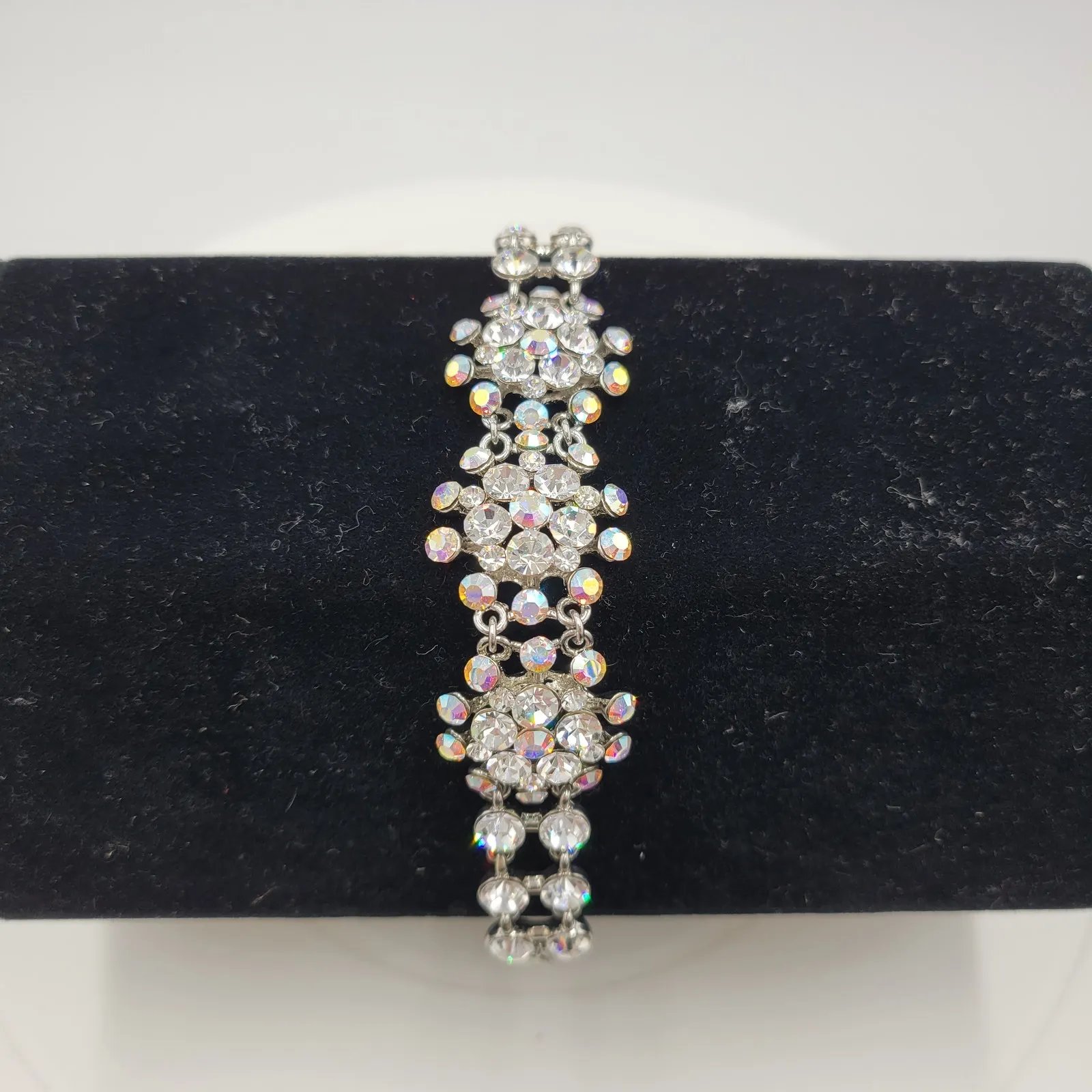 Vintage Womens Silver Tone Crystals‎ Rhinestone Bracelet Bridal Accessories - Image 3