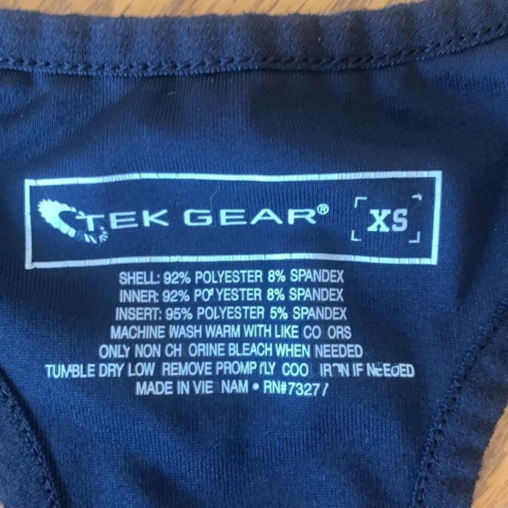 Tek Gear workout  tank built in bra - Image 2