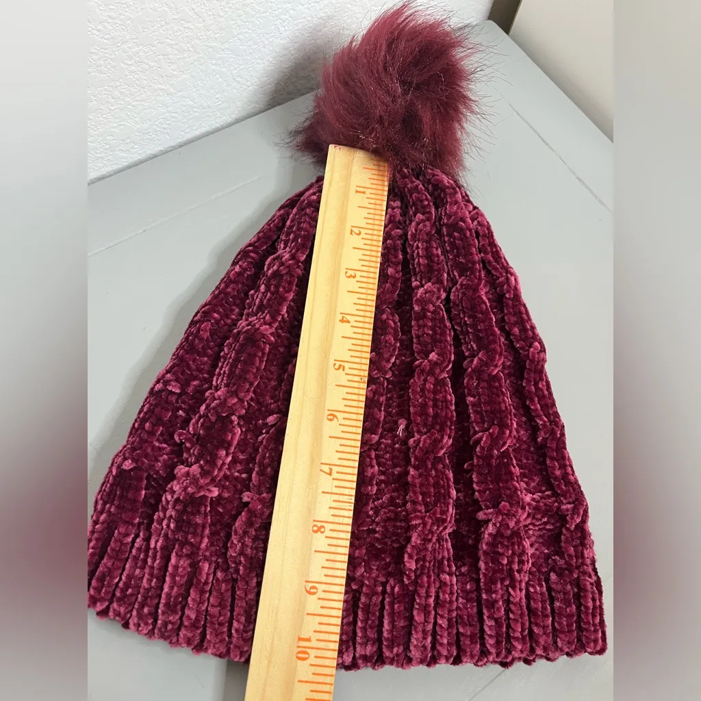 Macchia di Ruggine Plush Burgundy Chenille Knit Beanie with Faux Fur Pom Pom NWT Red - Image 9