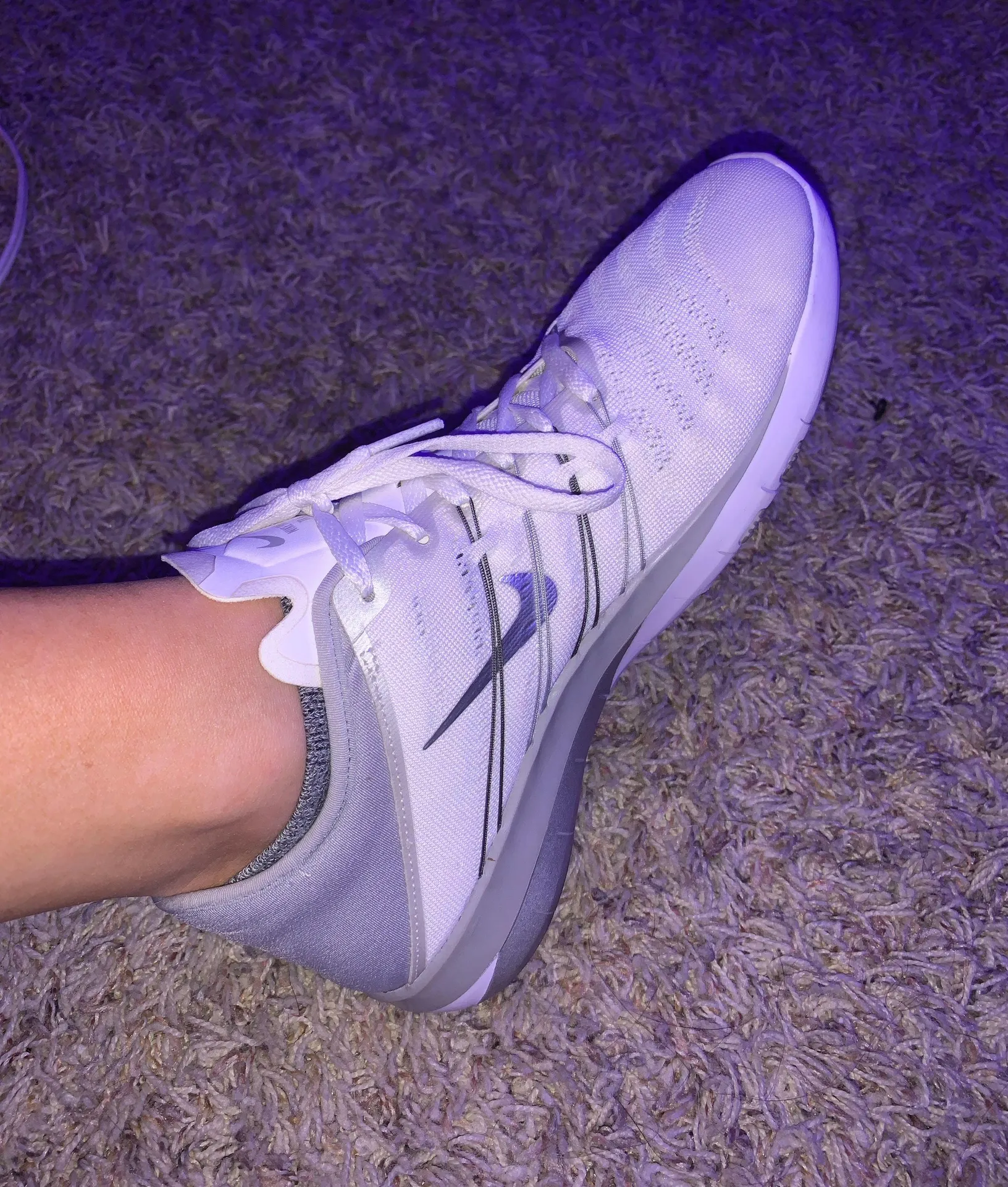 Nike Tennis Shoes - Image 3