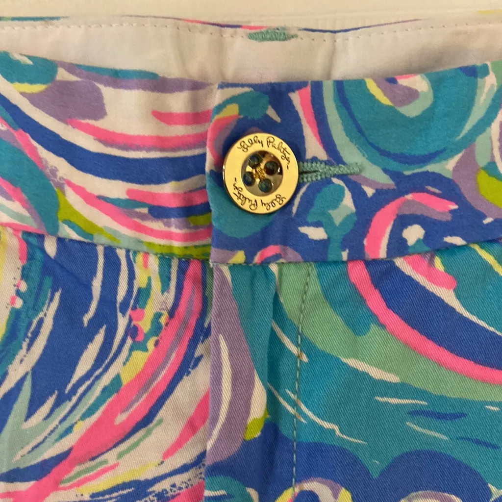 Lilly Pulitzer Swirl Print Shorts in Blue and Pink size 0 waist 30” inseam 7” - Image 2