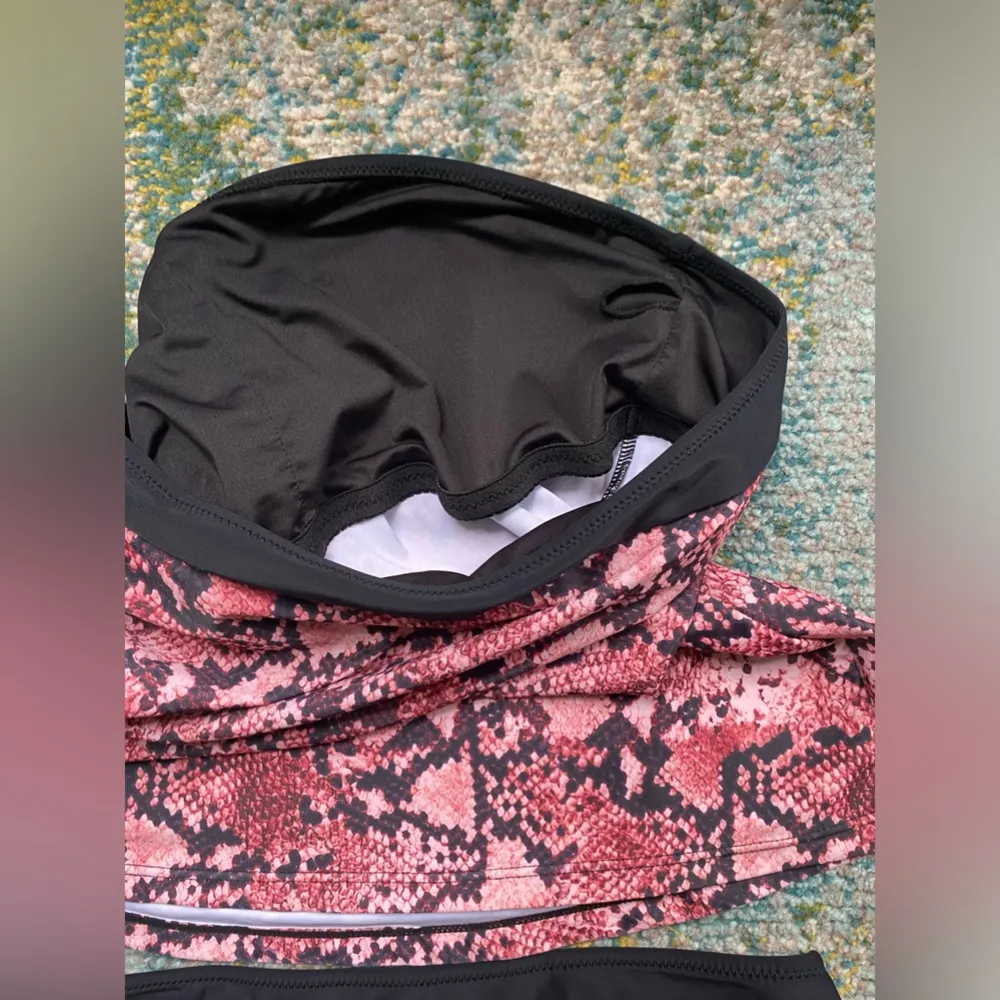 Beachsissi red black snakeskin strapless tankini swimsuit, size large - Image 8