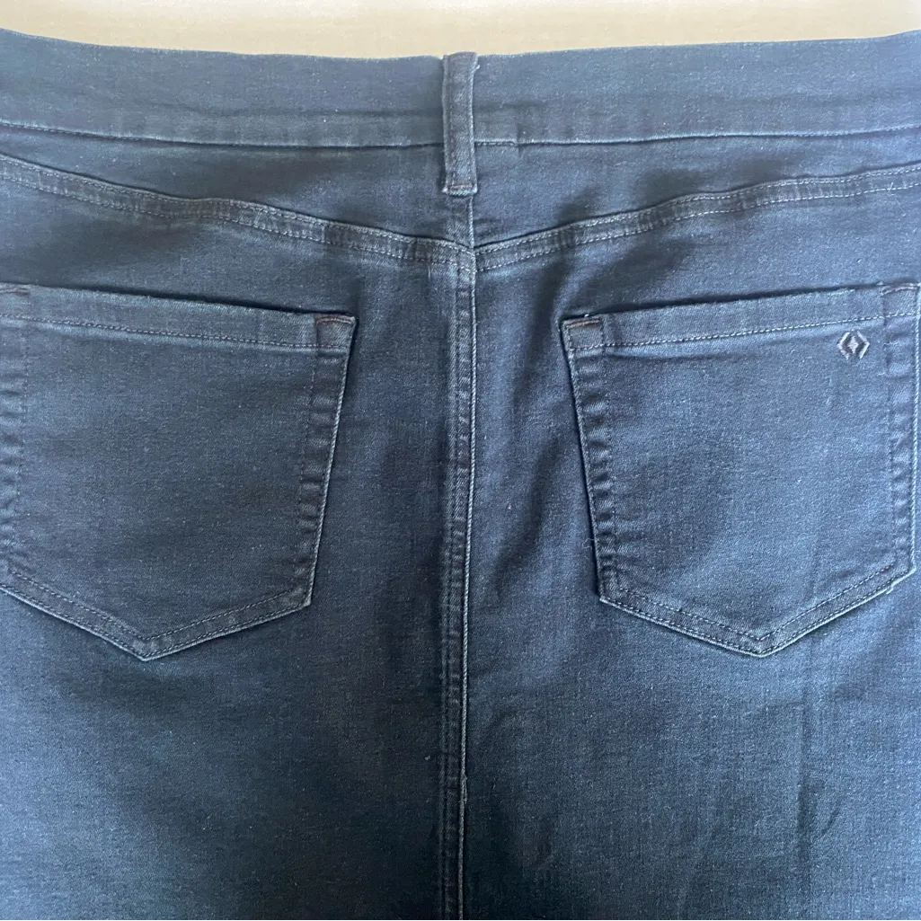 Denim & Co Canyon Retreats Easy Overdye Navy Blue Women’s Denim Skirt
Size 14P‎ - Image 8