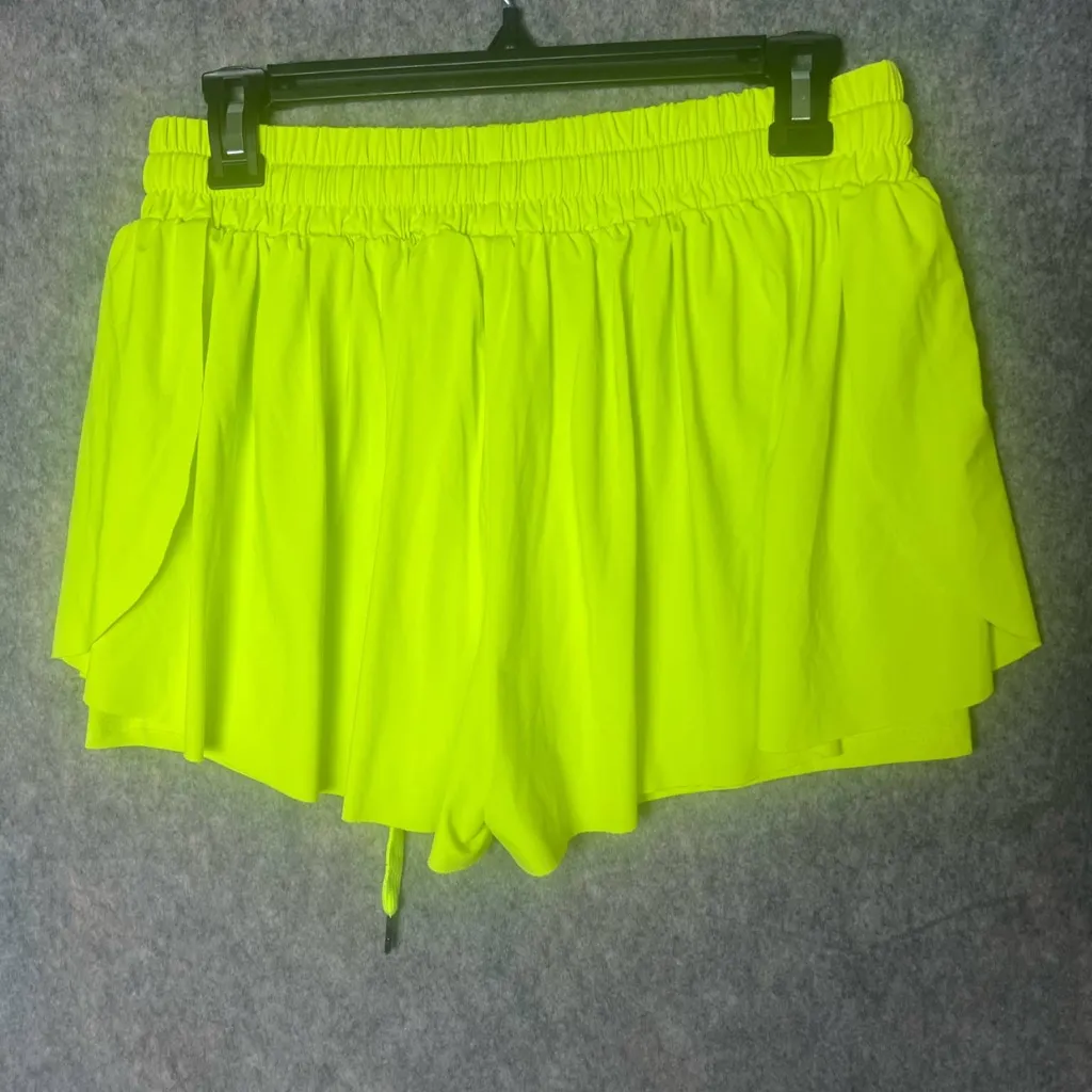 Fly Away‎ Butterfly Women Size Large Shorts Neon Yellow flowy athletic shorts Green - Image 2