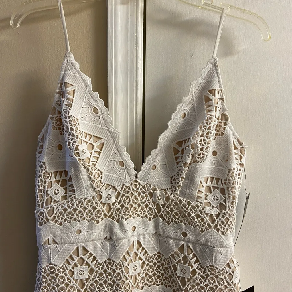 Lulus crochet lace white dress mini form fitting Large NWT - Image 7