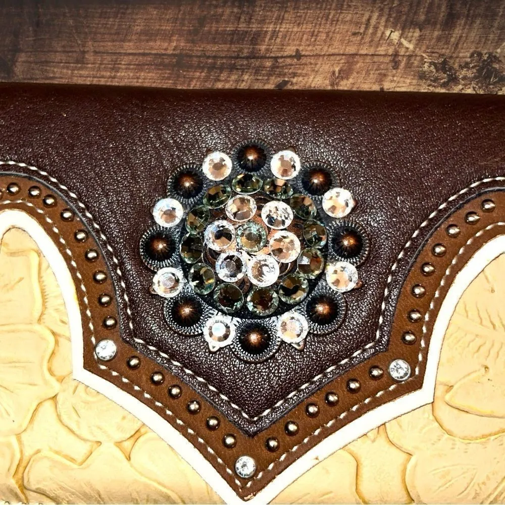 Western style wallet /wristlet! Cream embossed with brown design! New - Image 2