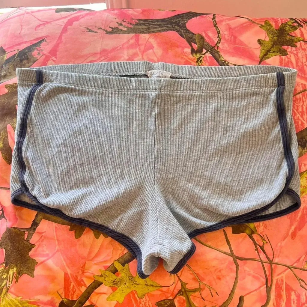 brandy melville grey waffle knit navy trim mini lounge sleep shorts  - Image 3