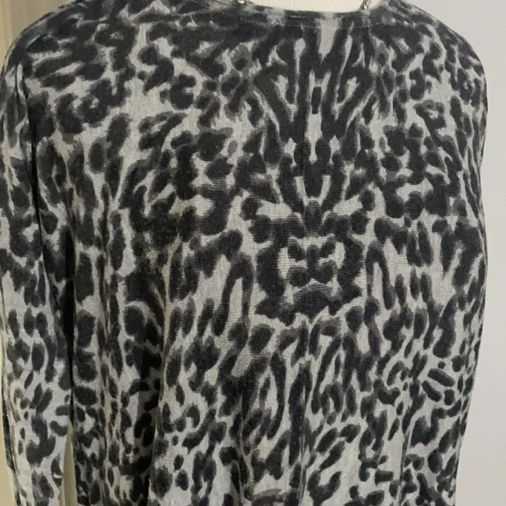 H&M Hi Lo Gray Black Animal Print Light Weight Oversized Tunic Sweater - Image 6
