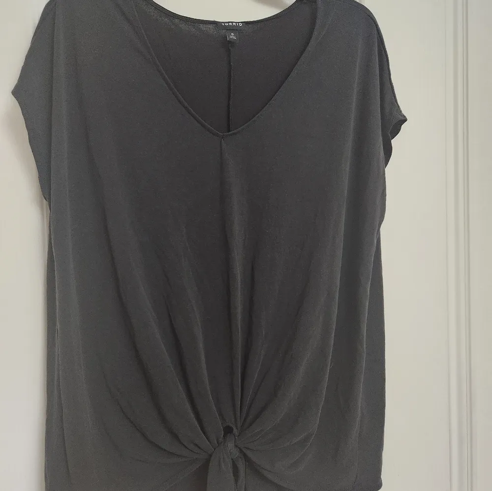 Torrid Sz 0 Black Knot Front Top - Image 4