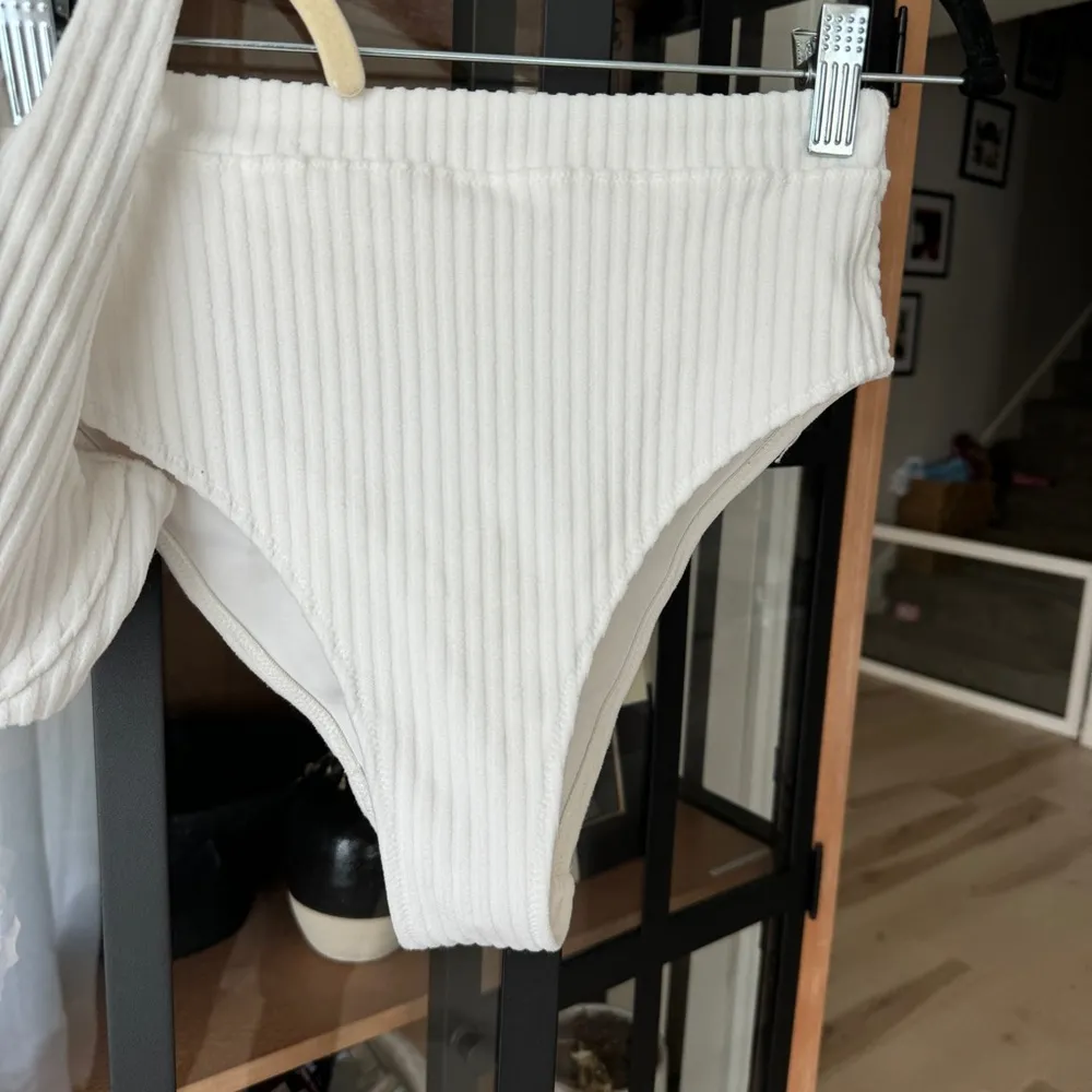 H&M bikini set ribbed terry highwaisted rise balconette underwire pushup bottoms - Image 3