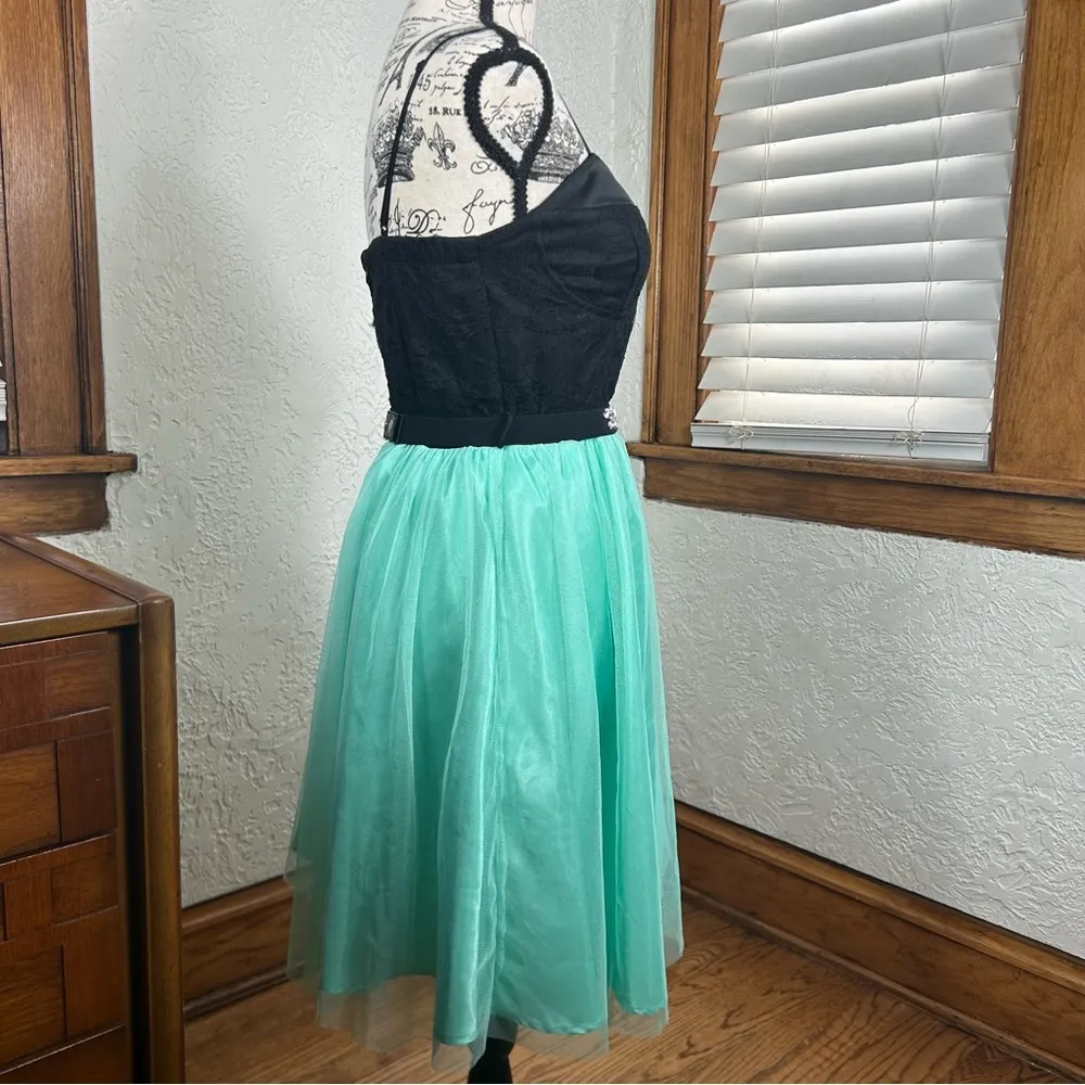 Mystic | Lace Bodice Tulle Beaded Mini Party Dress NWT By Buckle Size M - Image 2
