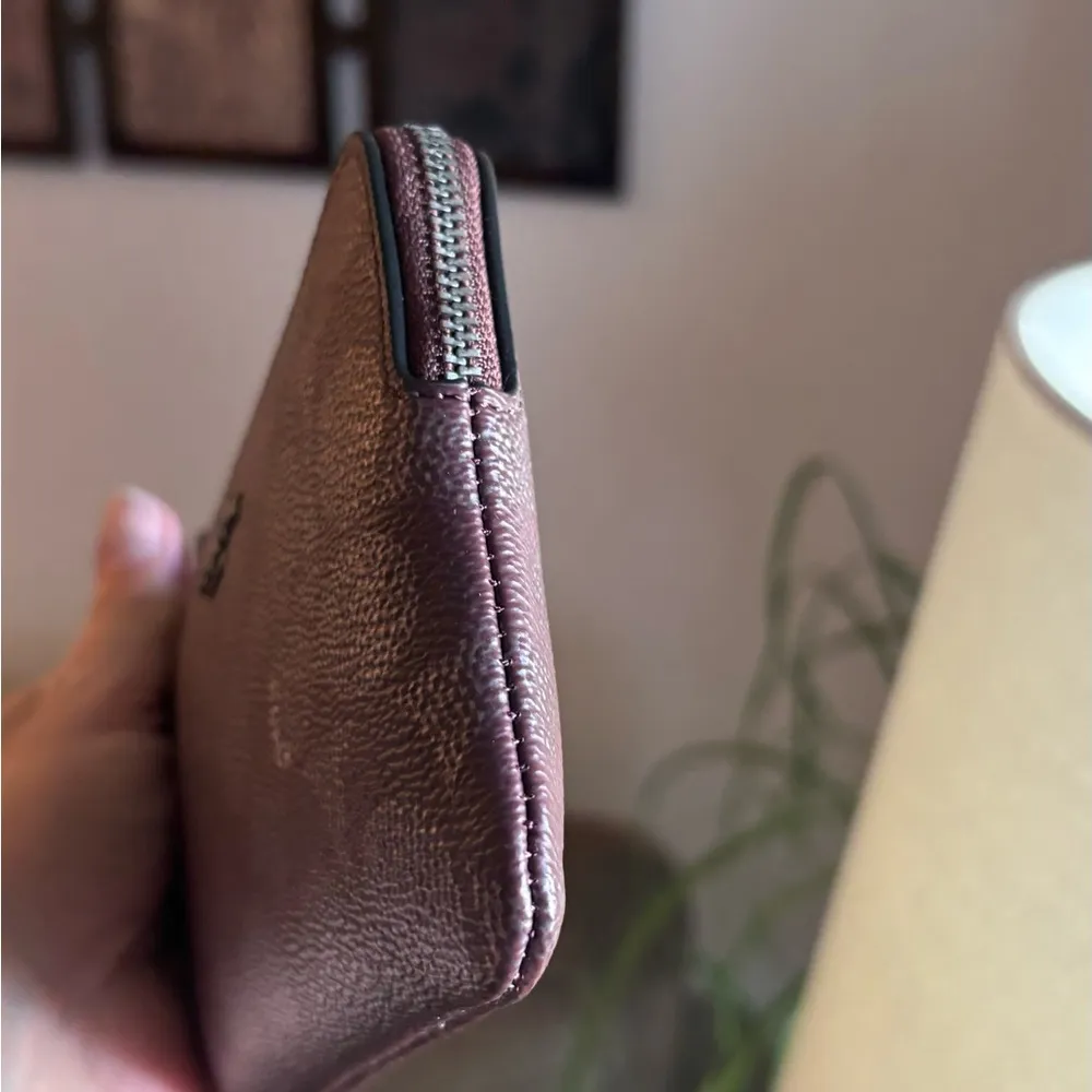 Authentic COACH signature shimmery Leather wristlet and 2 charms set in box 🎁 - Image 10