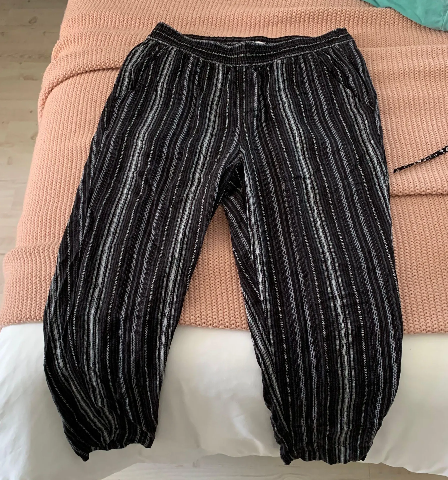 Jessica Simpson Cropped Pants - Image 2