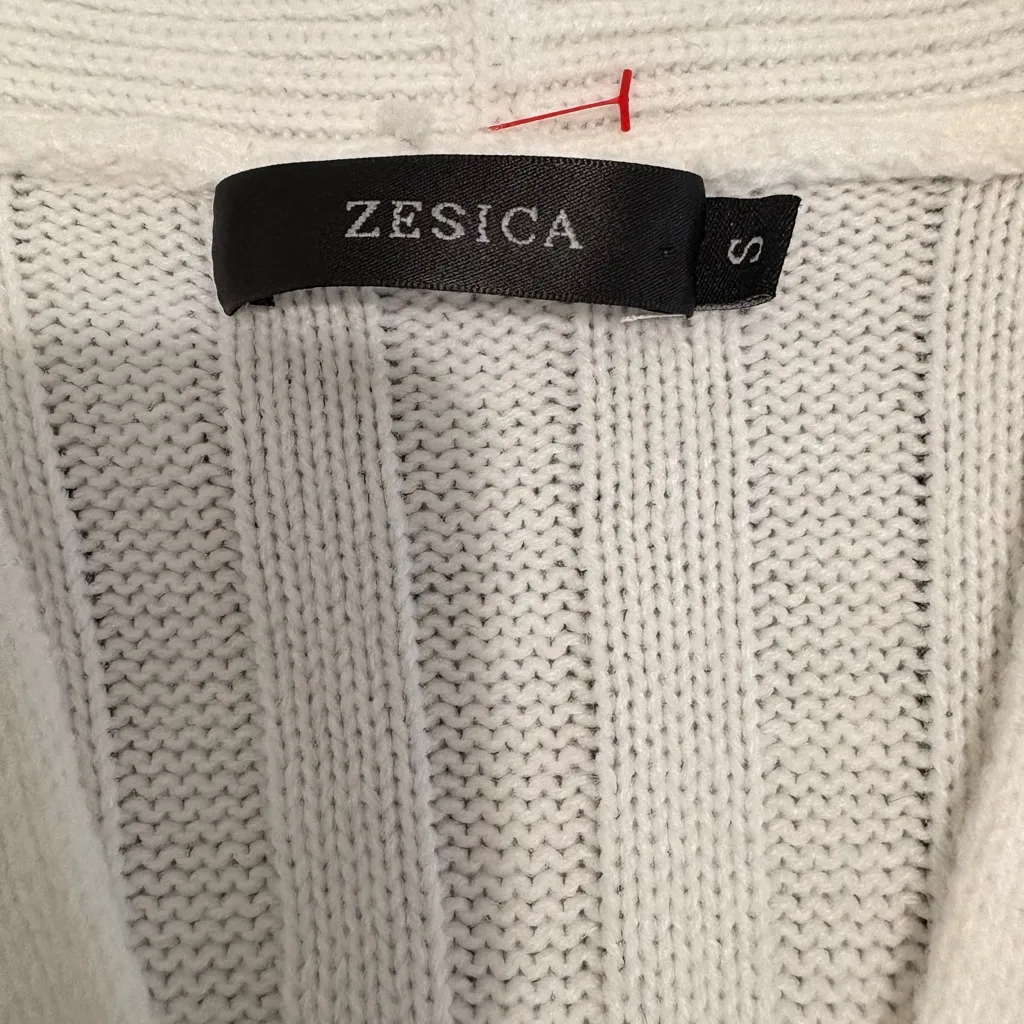 Chic White Cable Knit Cardigan - Image 6