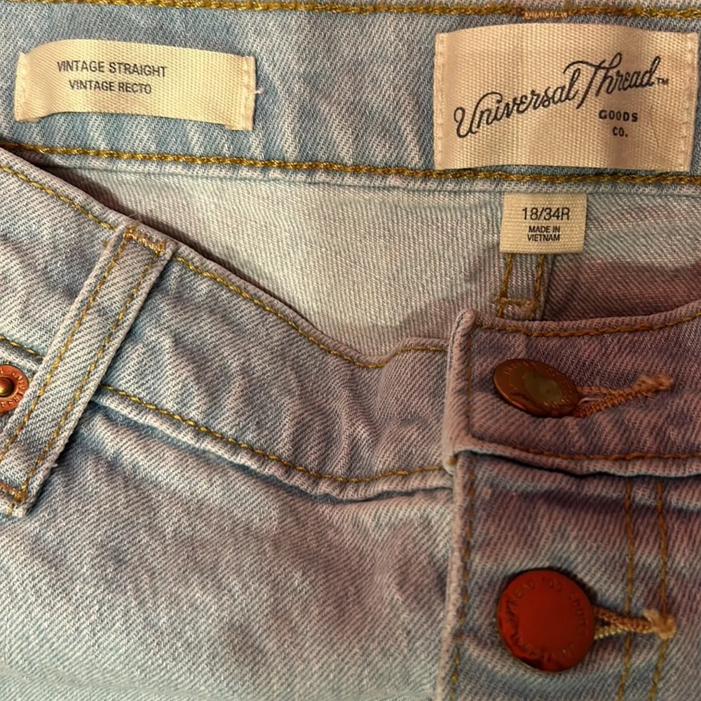 Vintage Straight 18/34R Universal Thread Co. Denim - Image 4