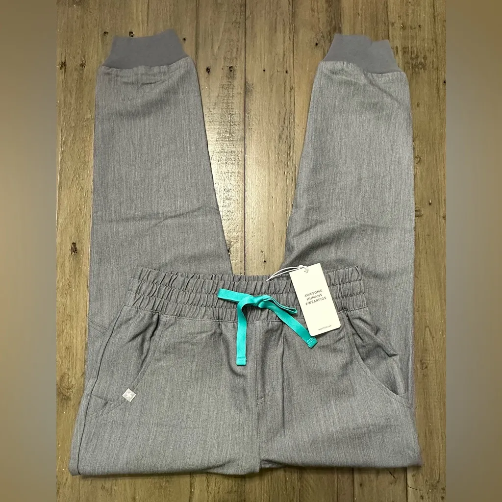 NWT FIGS High Waisted Petite Zamora Jogger Scrub Pants - XSP - Graphite Grey - Image 4