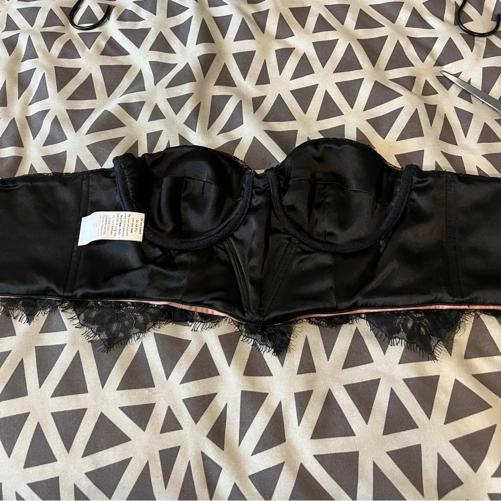 Mistress Rocks LA Black Tan‎ Lace Satin Sleeveless Cropped Bustier Top Size M - Image 5