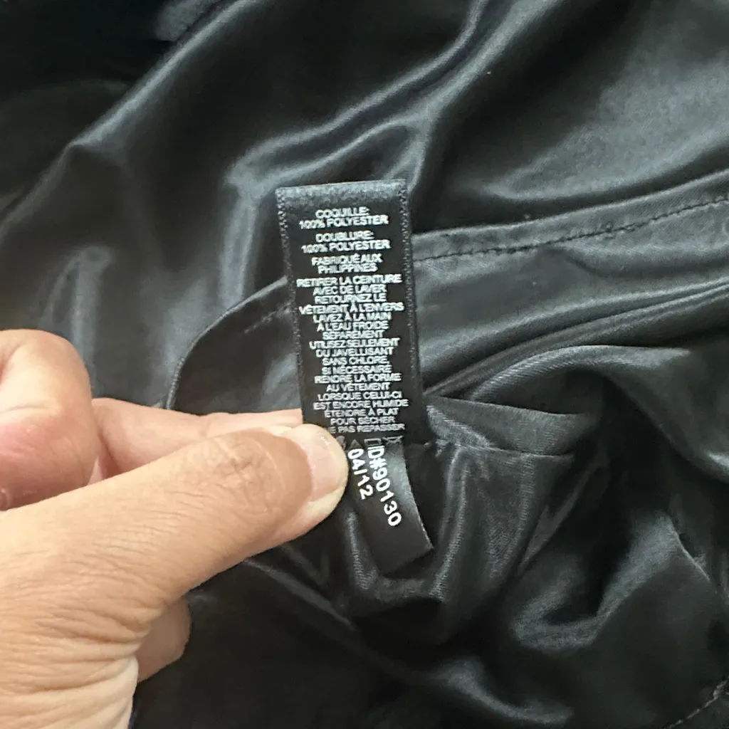 Express One-Shoulder Silver Dress with Black Belt - Image 11