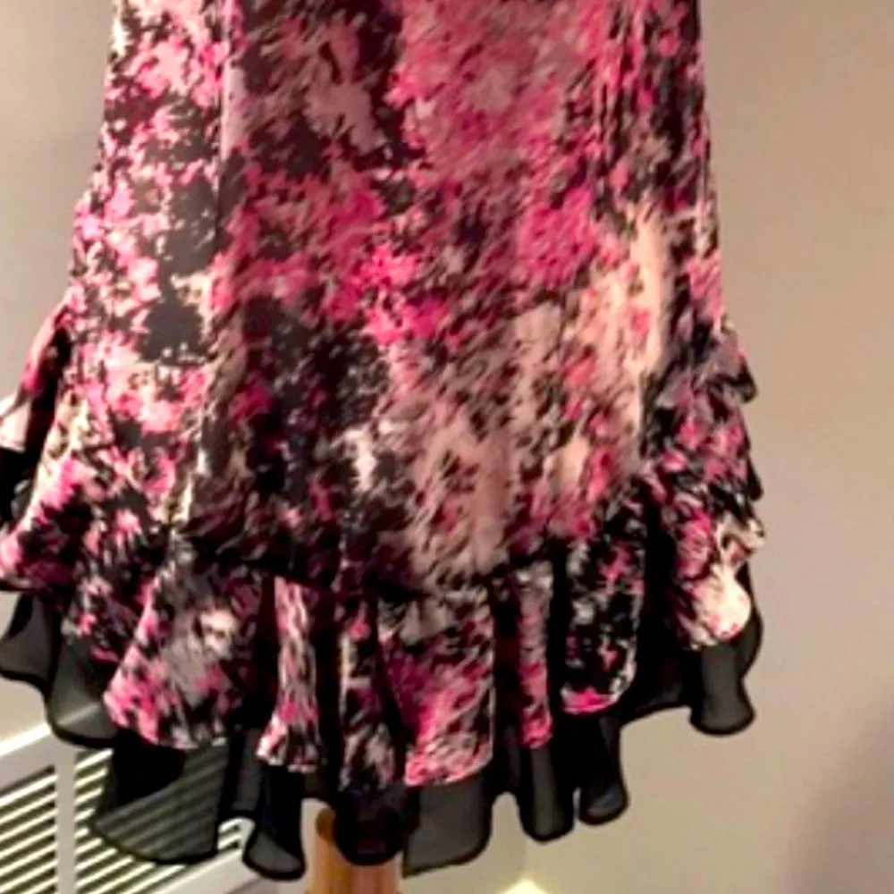 Abstract Ruffled Peplum Hem Tank Top - Image 6