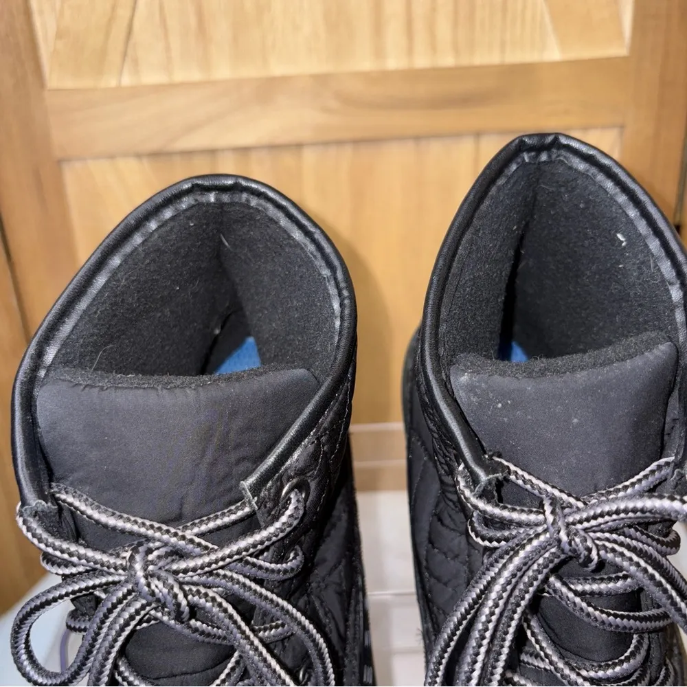 Women's Black Quilted Winter Boots Size 8 - Image 5