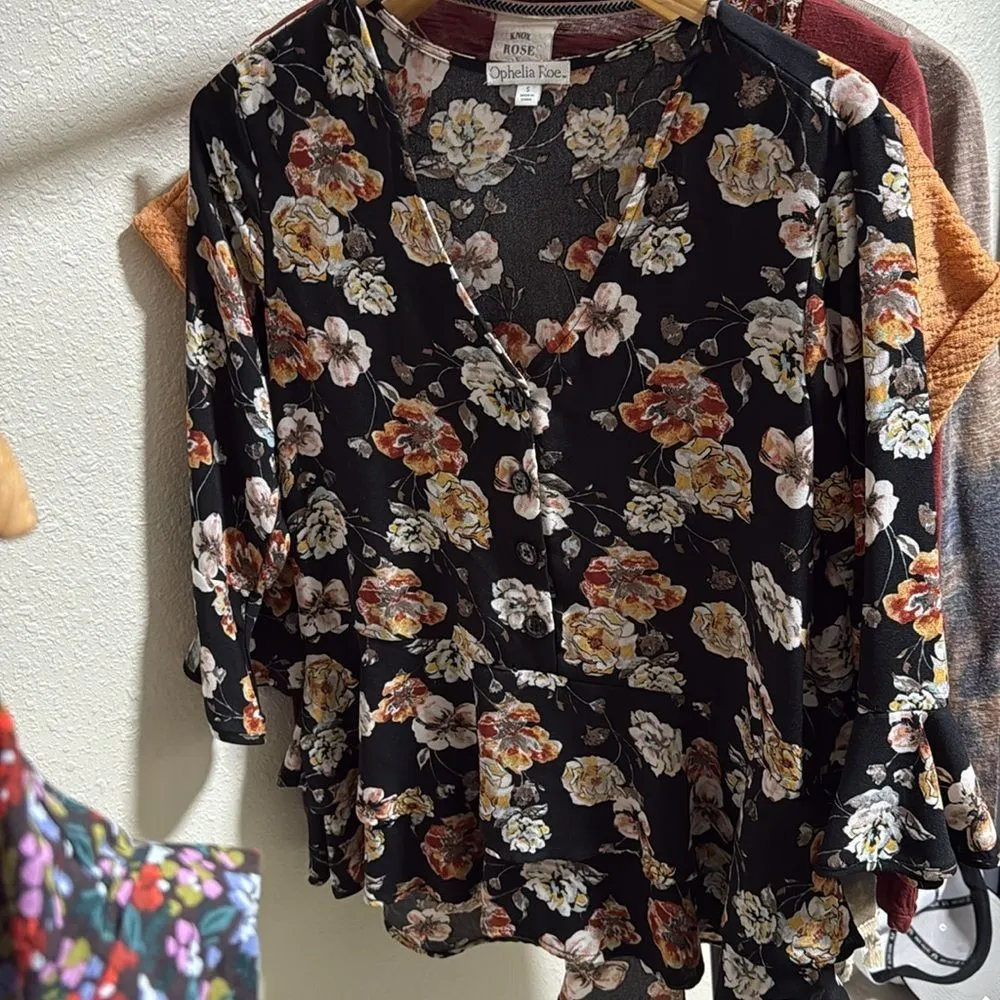 Women’s Clothing Bundle Lot 6‎ Pieces Small Tops & Romper One NWT - Image 5