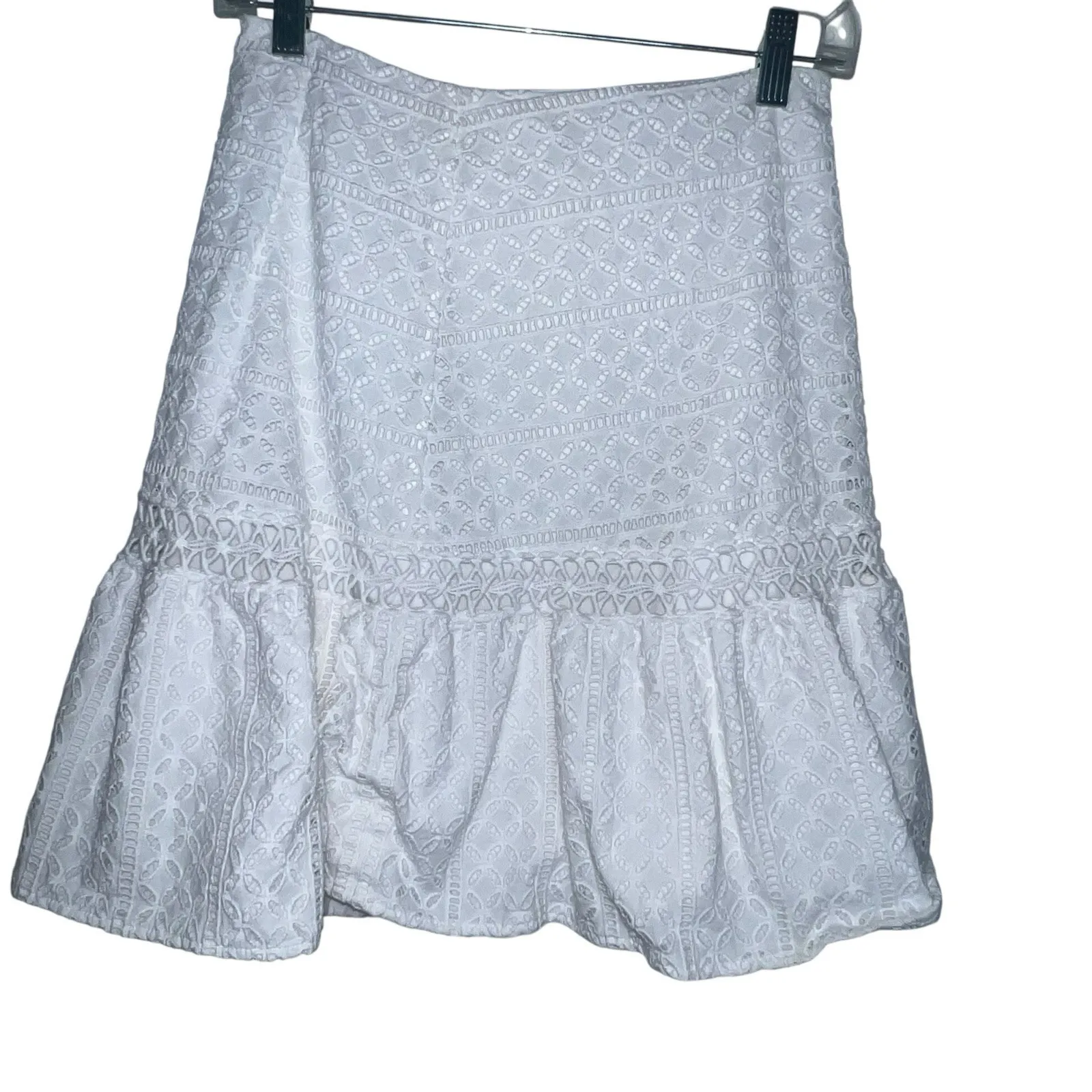 Lilly‎ Pulitzer Jan White Eyelet Peplum Mini Skirt Sz 2 Cotton Beach Cottagecore - Image 3
