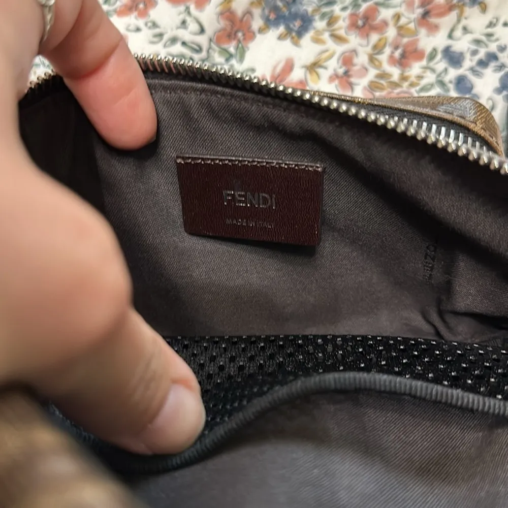 Fendi Fanny Pack cross body bag luxury casual sporty - Image 5