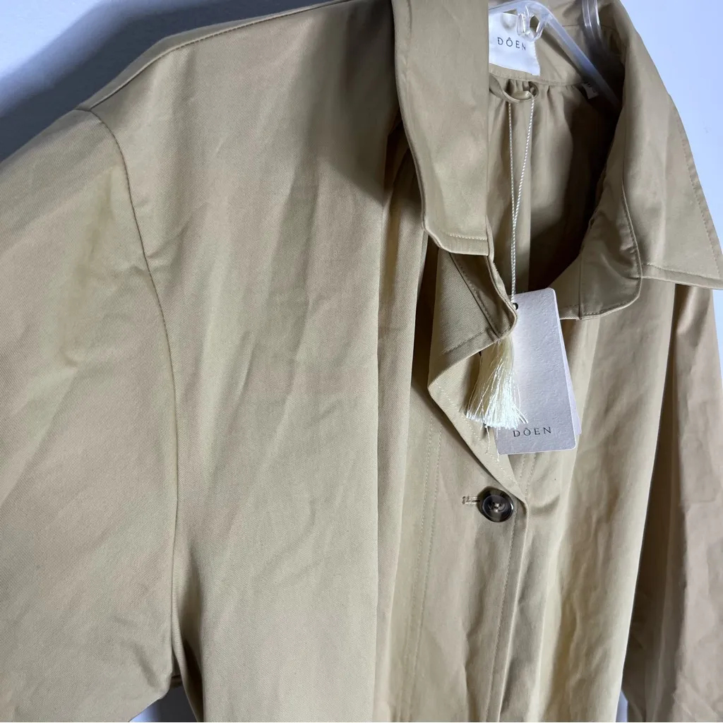 NEW DOEN Cenobia Trench Coat in Ashwood Tan Sz L Size L - Image 7
